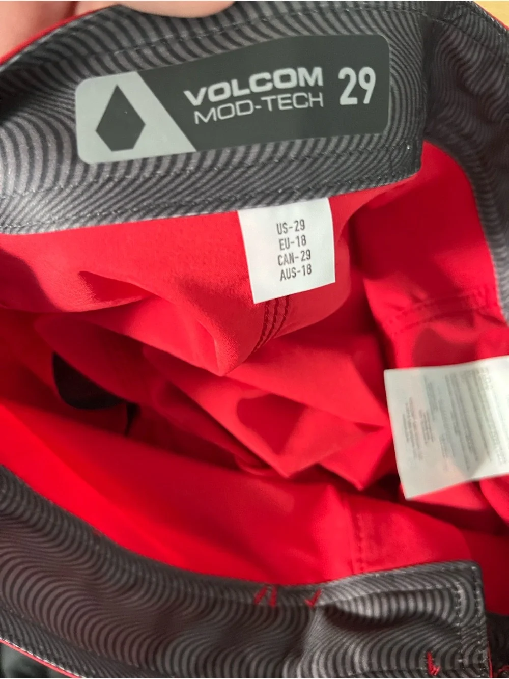 Volcom Boys Board Shorts Size 29 (18)